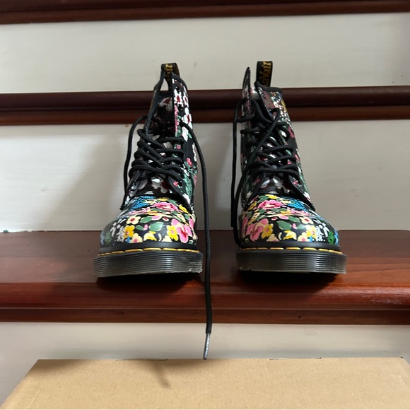 Doc Martens 1460 Pascal Floral Mashup Print Lace Up Boots Womens Size 8 - Picture 4 of 11